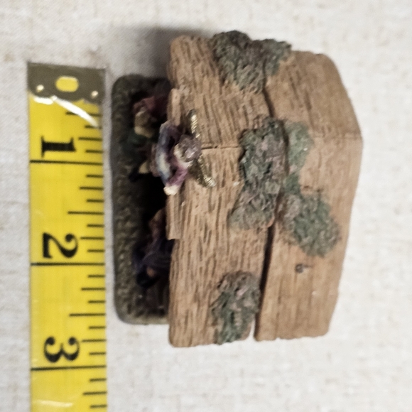 Resin - Picture 6 of 8